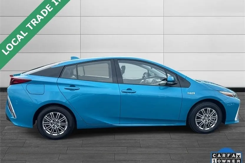 2020 Toyota Prius Prime XLE photo 1