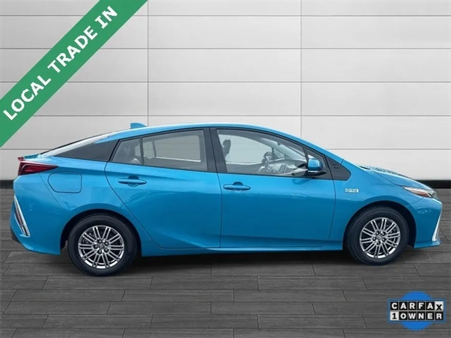 2020 Toyota Prius Prime XLE photo 1