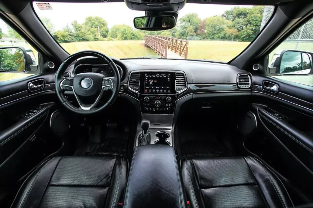 2019 Jeep Grand Cherokee Overland photo 1