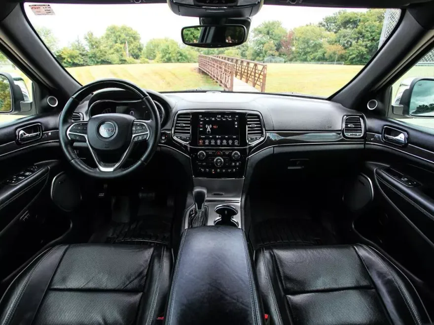 2019 Jeep Grand Cherokee Overland photo 1
