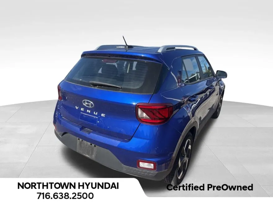 2023 Hyundai Venue Limited photo 1