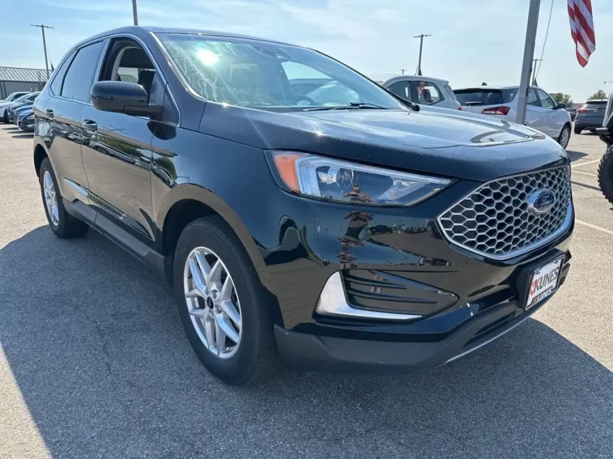 2024 Ford Edge SEL photo 1