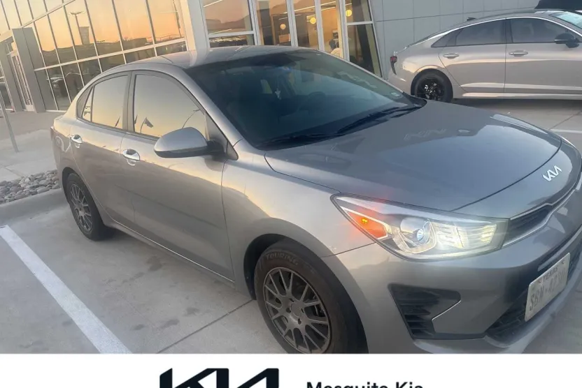 2022 Kia Rio S photo 1