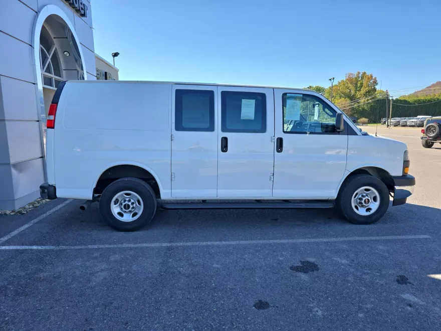 2023 Gmc Savana Cargo 2500 photo 1