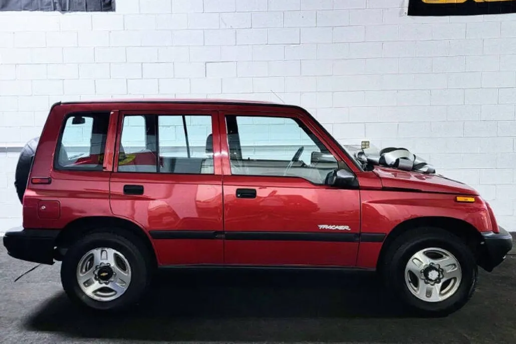 1998 Chevrolet Tracker Base photo 1