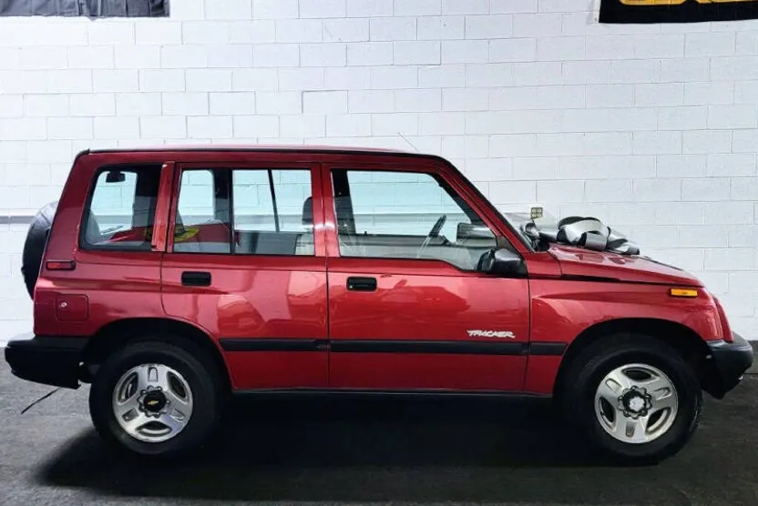 1998 Chevrolet Tracker Base photo 1