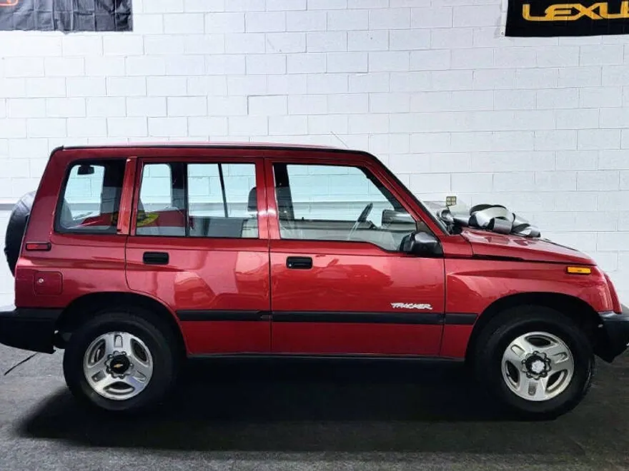 1998 Chevrolet Tracker Base photo 1