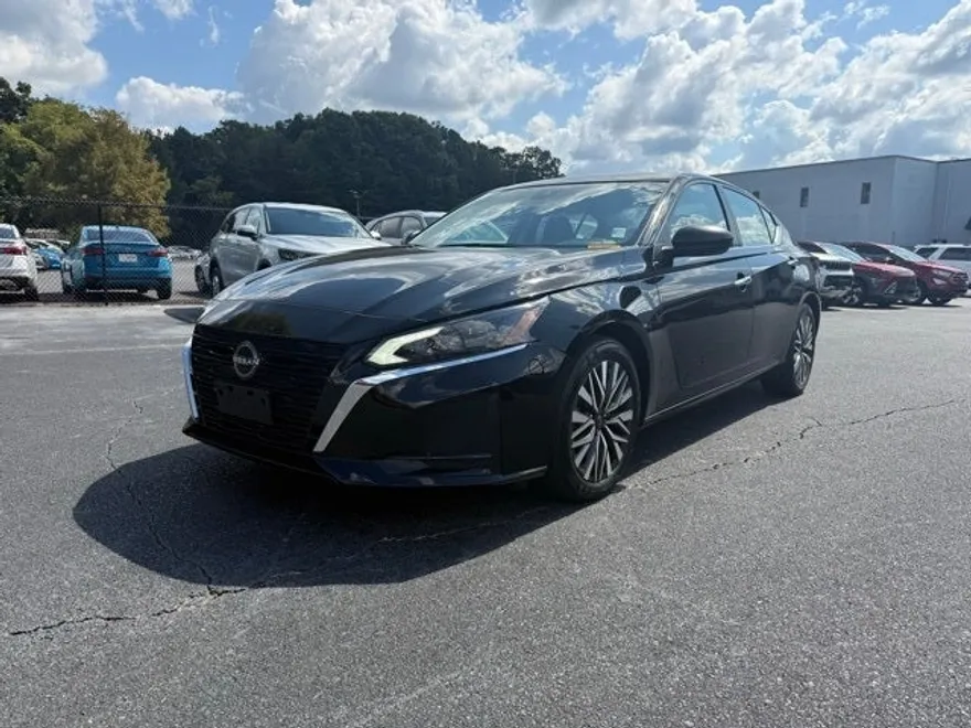 2024 Nissan Altima 2.5 SV photo 1