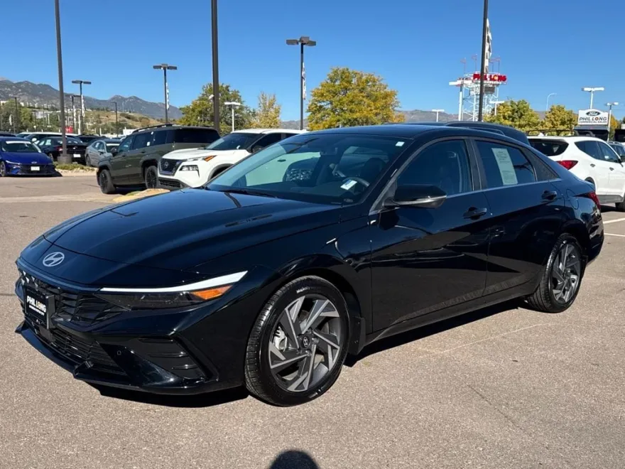 2024 Hyundai Elantra Limited photo 1