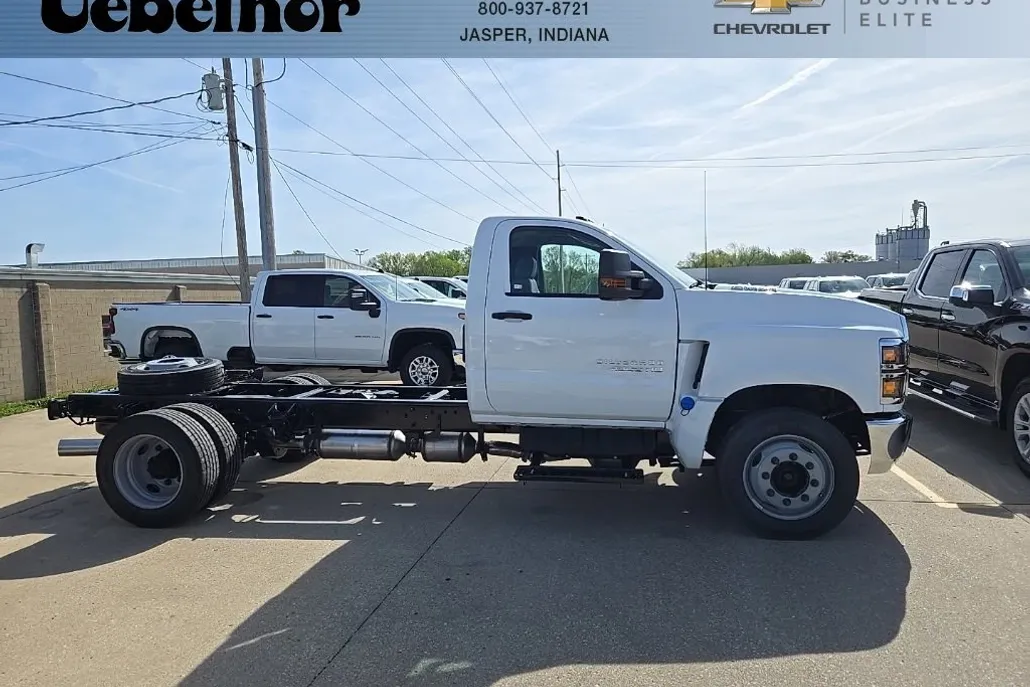 2024 Chevrolet Silverado 4500HD Work Truck photo 1