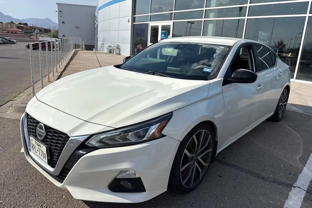 2020 Nissan Altima 2.5 SR photo 1