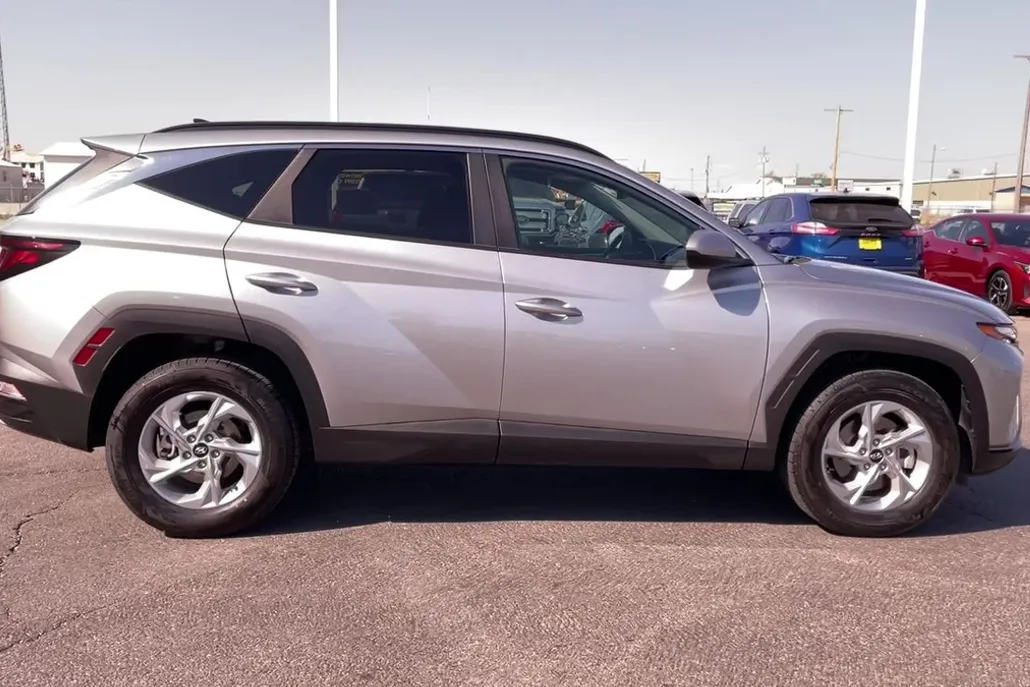 2024 Hyundai Tucson SEL photo 1