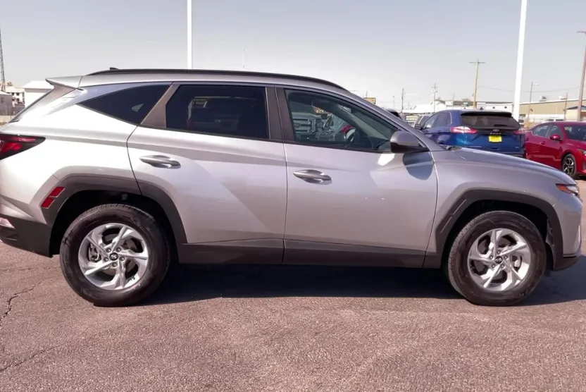 2024 Hyundai Tucson SEL photo 1