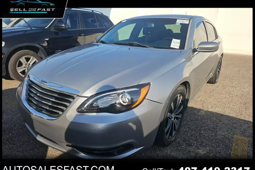 2014 Chrysler 200 Touring photo 1