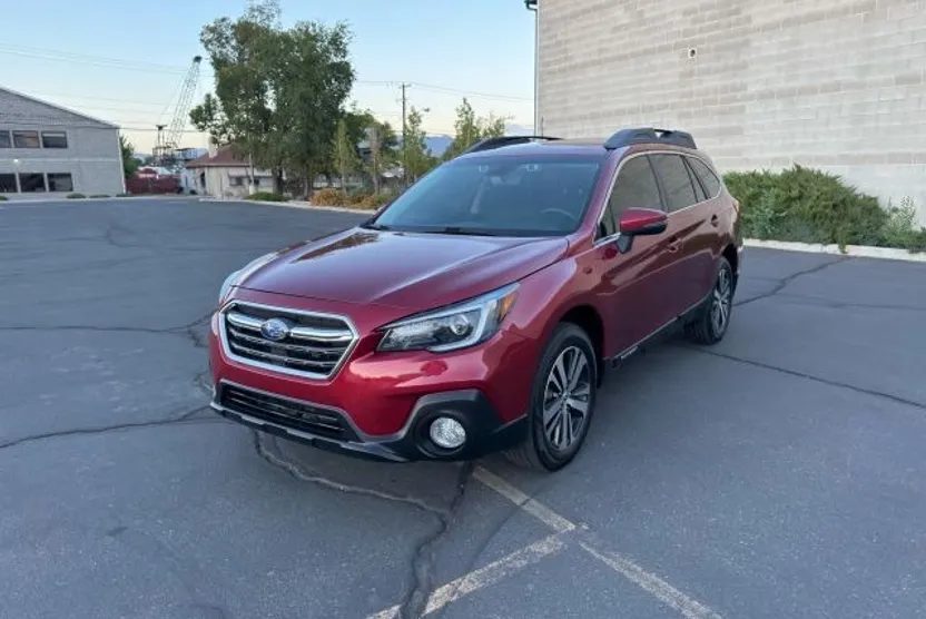 2018 Subaru Outback 2.5i Limited photo 1