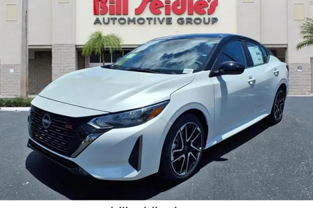 2025 Nissan Sentra SR photo 1
