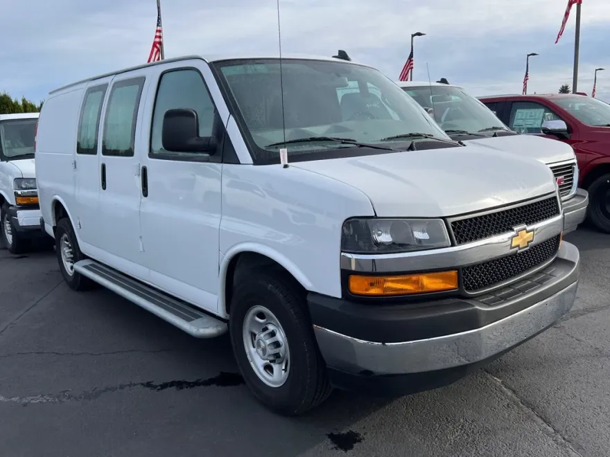 2024 Chevrolet Express Cargo 2500 photo 1