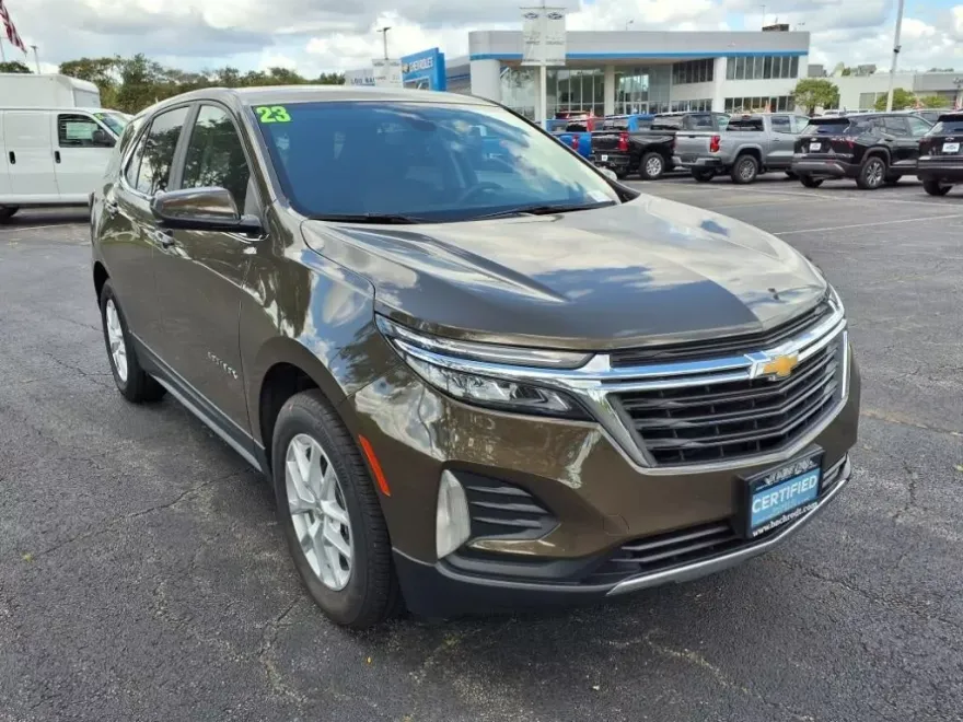 2023 Chevrolet Equinox LT photo 1