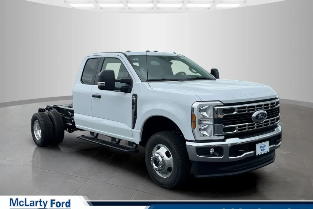 2025 Ford F-350 XLT photo 1