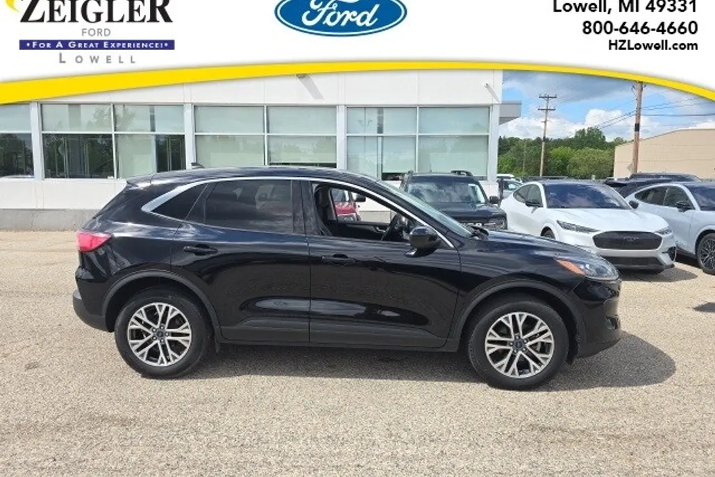 2022 Ford Escape SEL photo 1