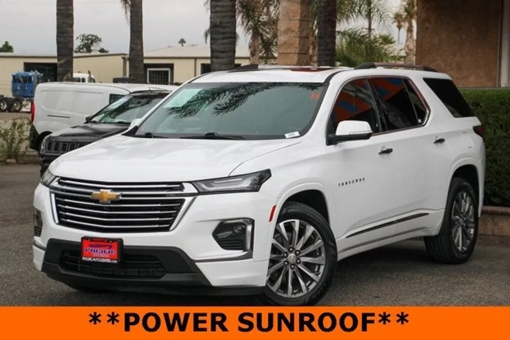 2023 Chevrolet Traverse Premier photo 1