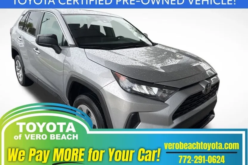2022 Toyota RAV4 LE photo 1