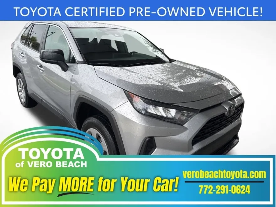2022 Toyota RAV4 LE photo 1