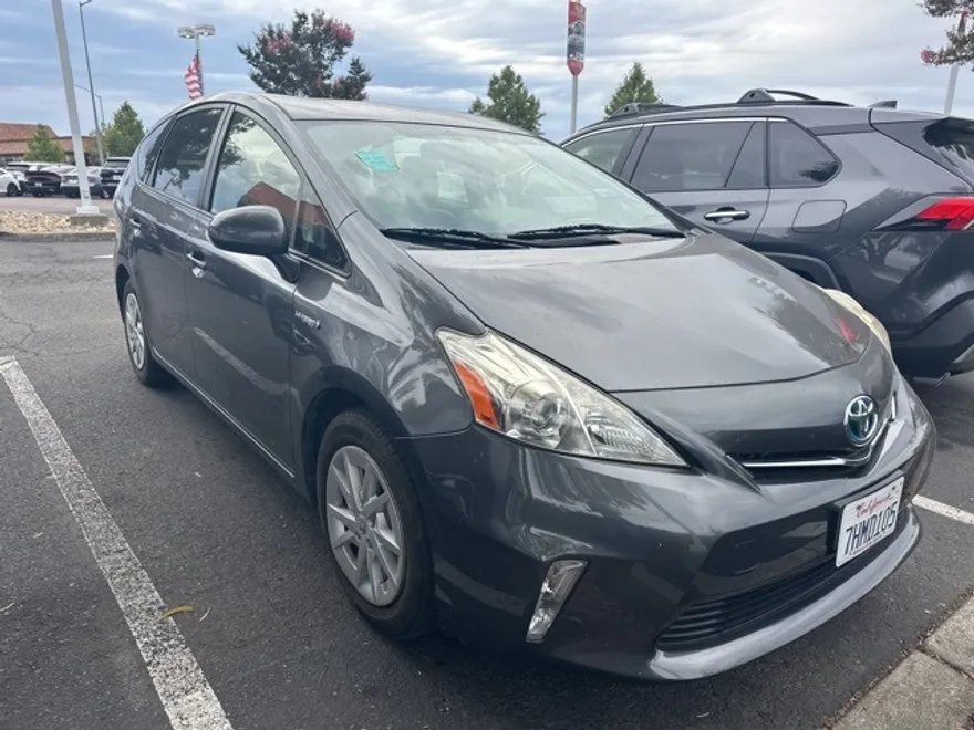 2014 Toyota Prius V Three photo 1