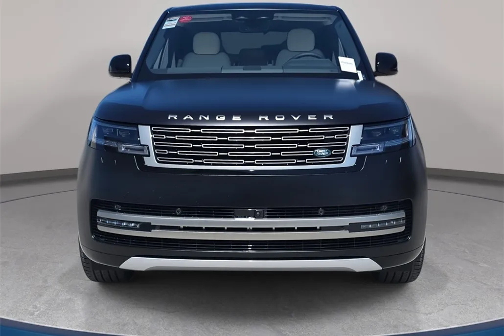 2025 Land Rover Range Rover SE photo 1