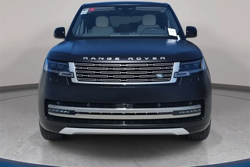 2025 Land Rover Range Rover SE photo 1