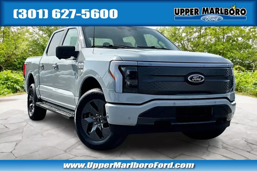 2023 Ford F-150 Lightning XLT photo 1
