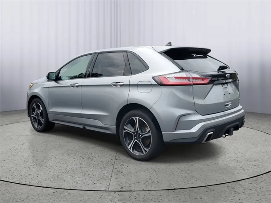2024 Ford Edge ST photo 1