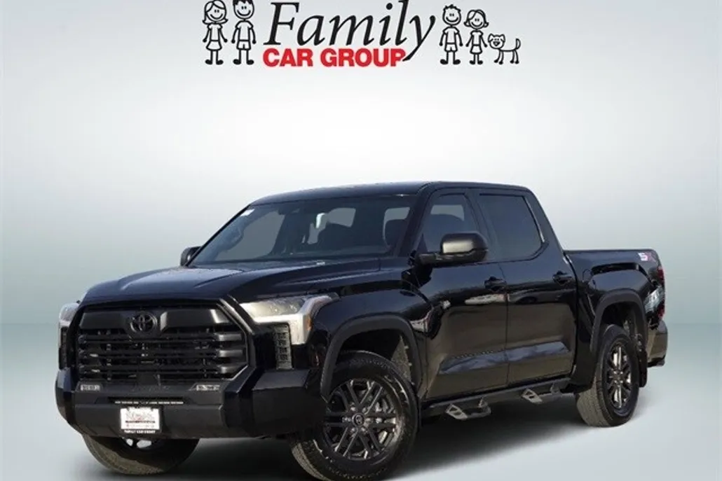 2025 Toyota Tundra SR5 photo 1