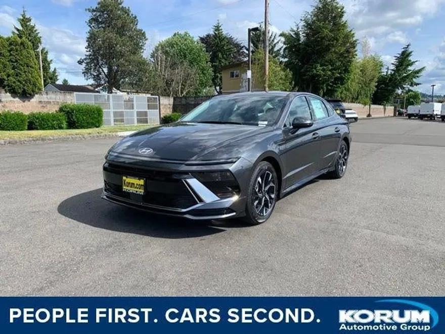 2025 Hyundai Sonata SEL photo 1