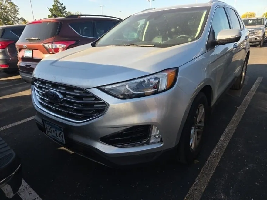 2019 Ford Edge SEL photo 1