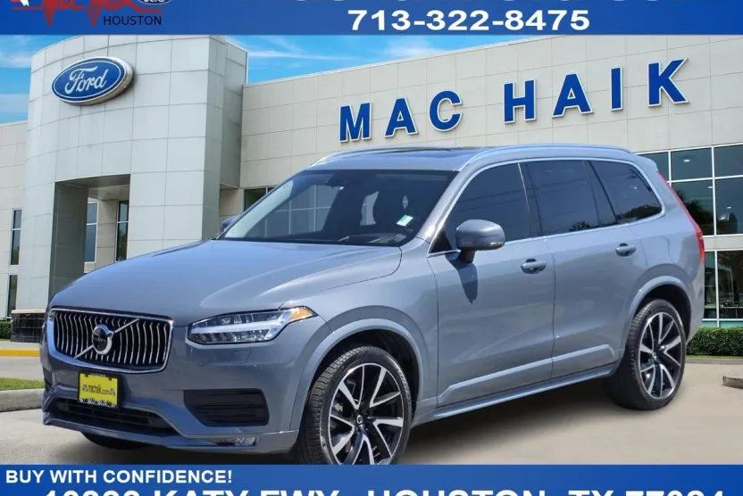 2022 Volvo XC90 T6 Momentum photo 1