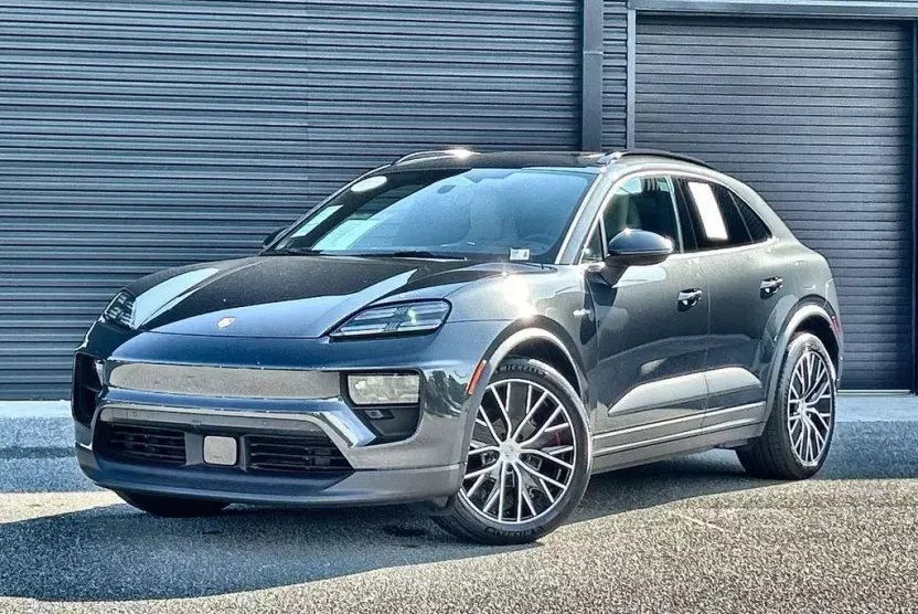 2024 Porsche Macan Electric 4 photo 1