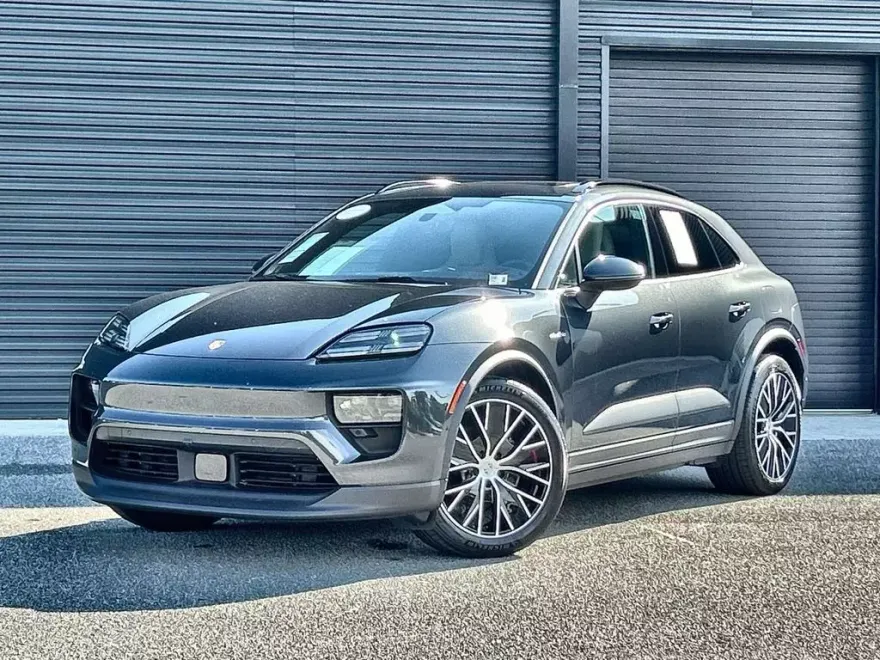 2024 Porsche Macan Electric 4 photo 1