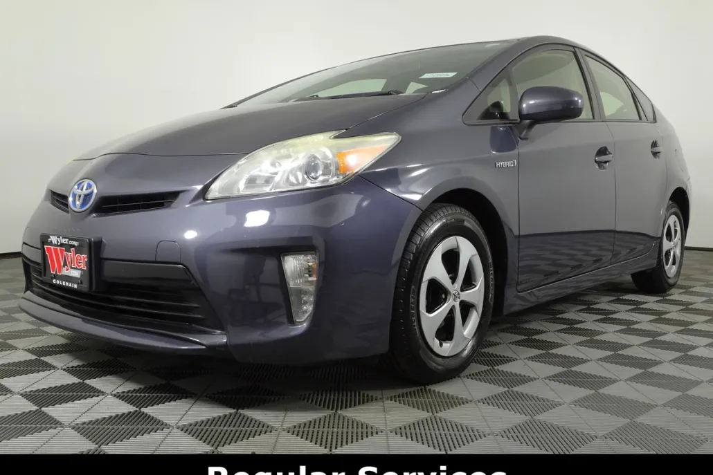 2013 Toyota Prius Three photo 1