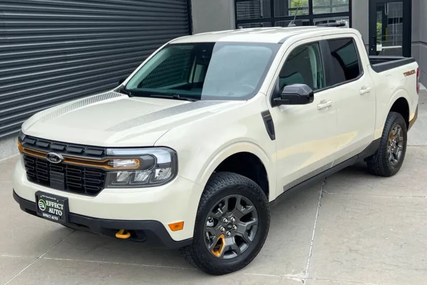 2024 Ford Maverick Lariat photo 1