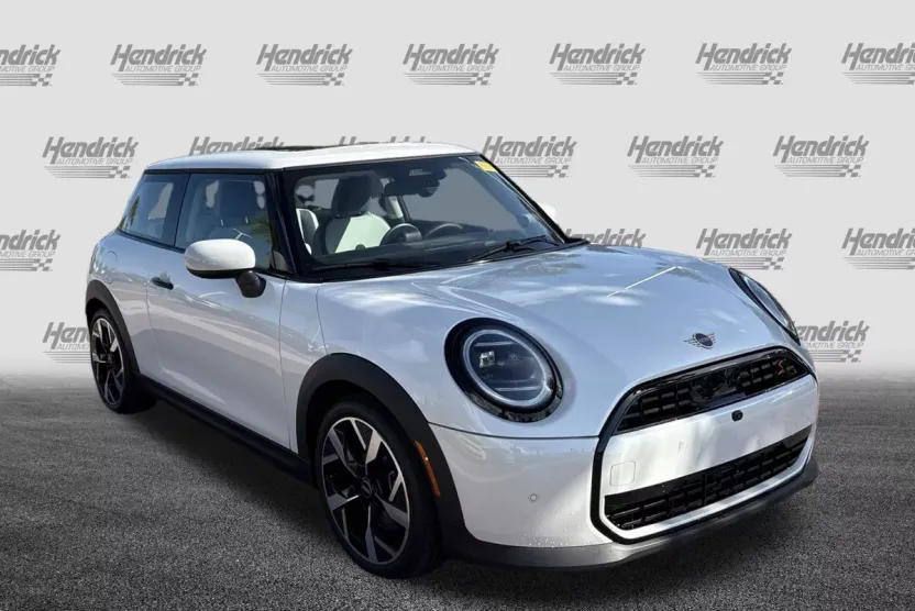 2025 Mini Cooper 2 Door Hardtop Signature photo 1