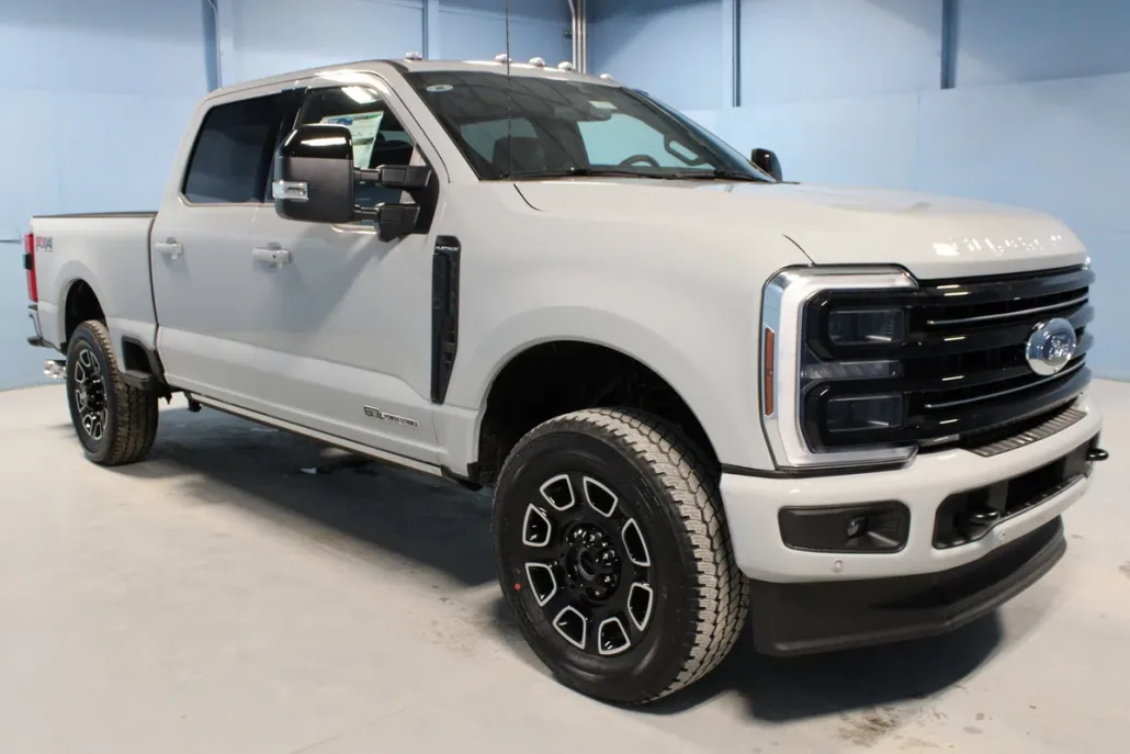 2025 Ford F-250 Platinum photo 1
