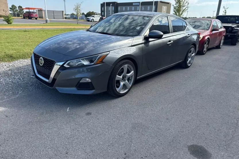 2020 Nissan Altima 2.5 S photo 1