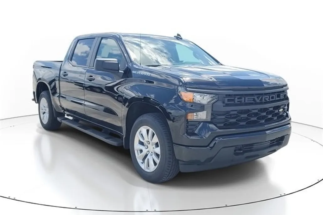 2025 Chevrolet Silverado 1500 Custom photo 1