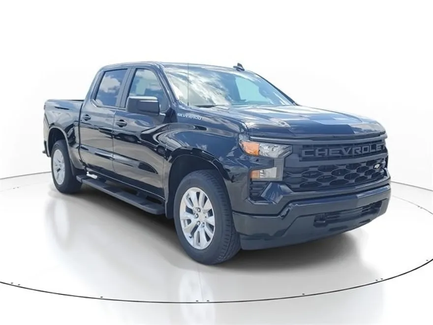 2025 Chevrolet Silverado 1500 Custom photo 1