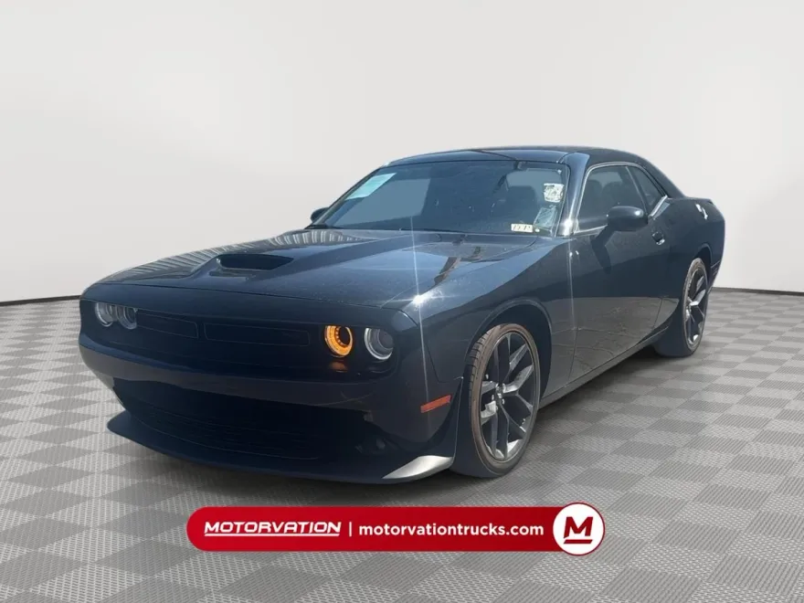 2022 Dodge Challenger GT photo 1
