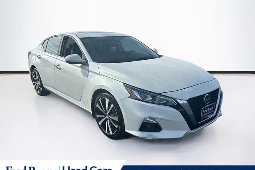 2019 Nissan Altima 2.5 Platinum photo 1
