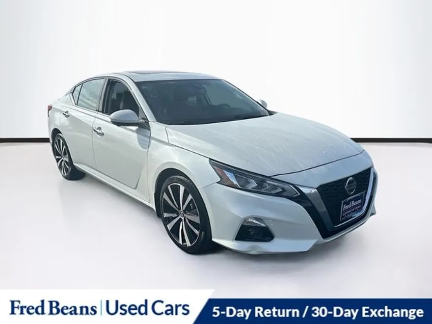 2019 Nissan Altima 2.5 Platinum photo 1
