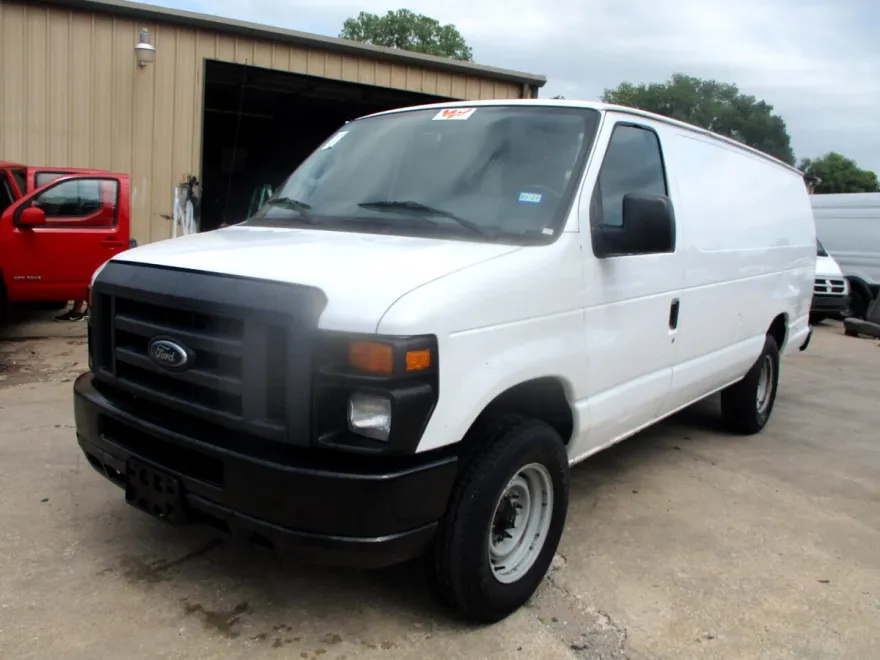2013 Ford E-350 photo 1