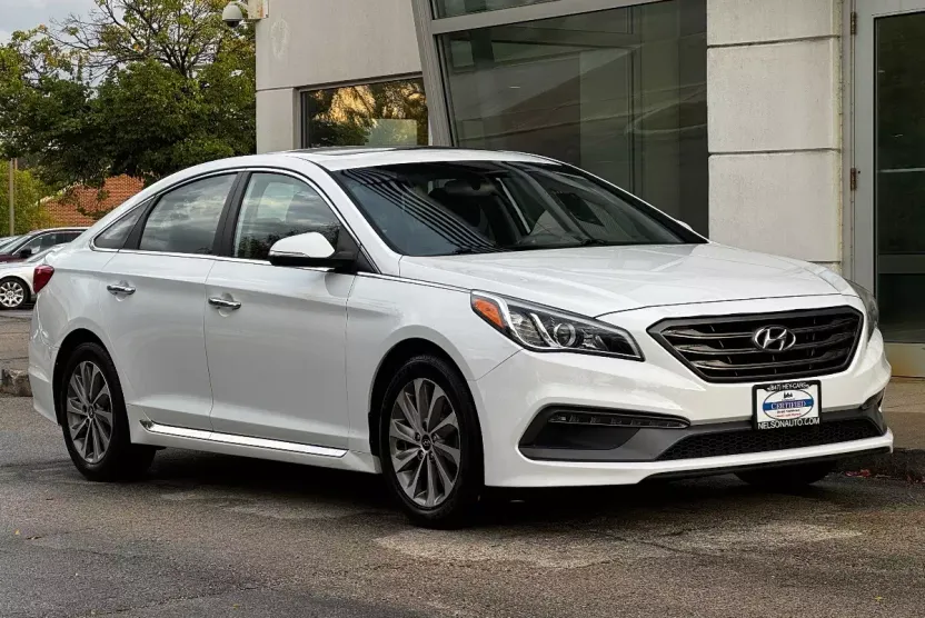2016 Hyundai Sonata Sport photo 1
